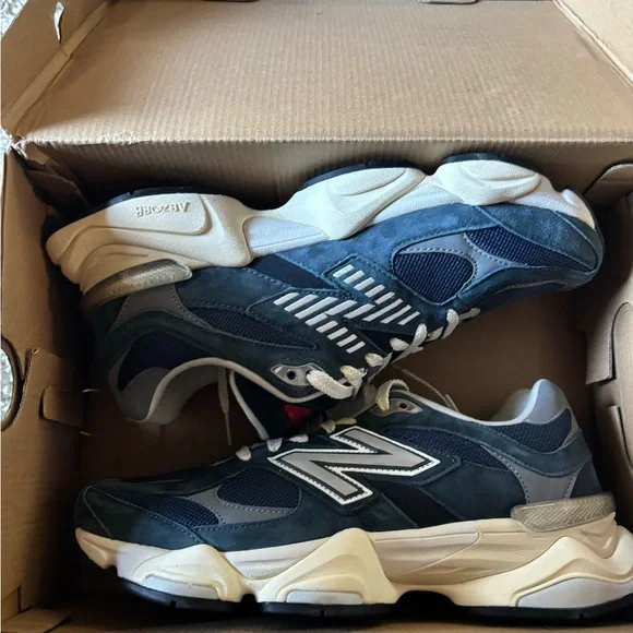 New Balance navy 9060 - Picture 6 of 6